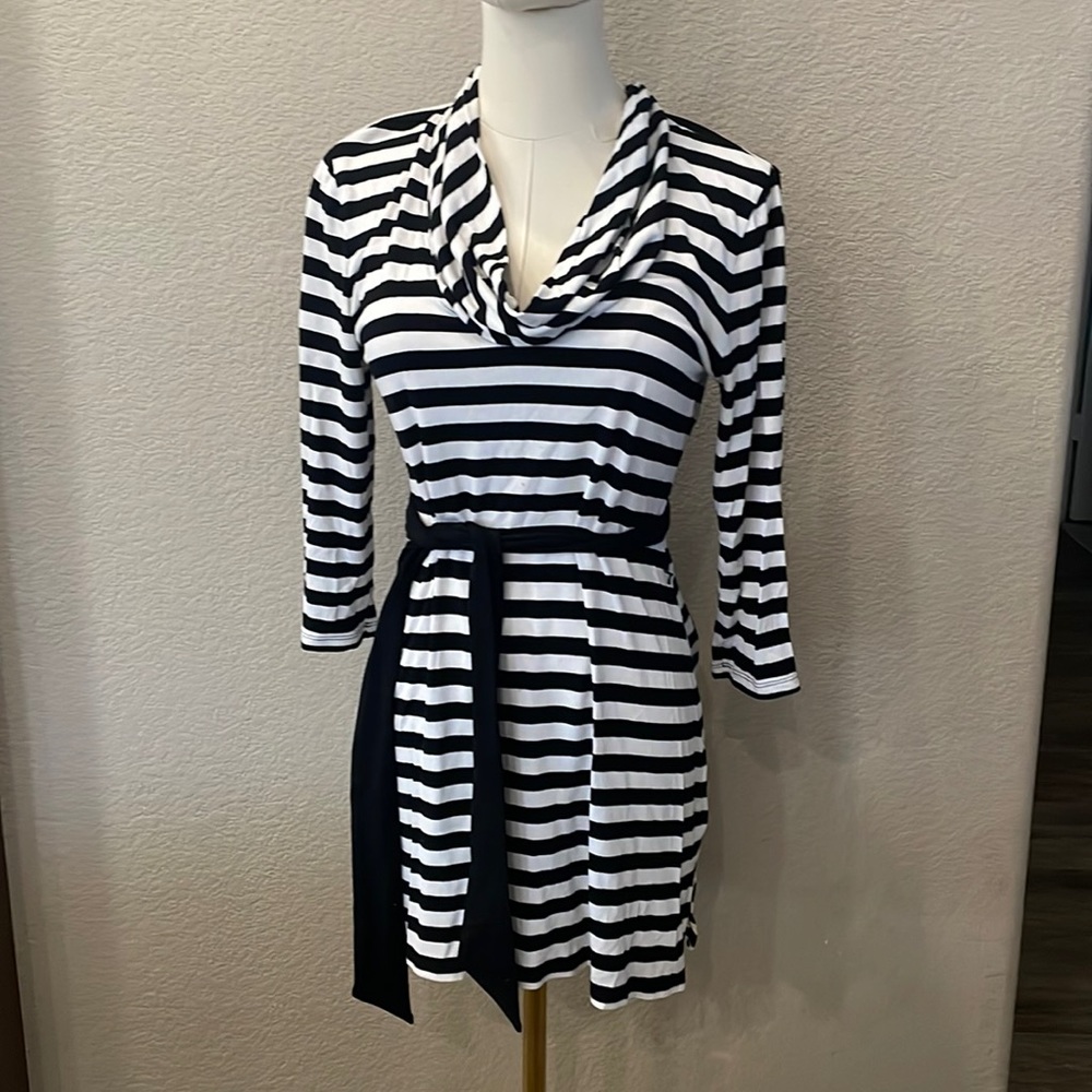 White House Black Market 3/4 Sleeve Tunic